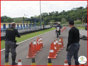 Agentes da Semav recebem treinamento de pilotagem no kartódromo da Cidade da Criança