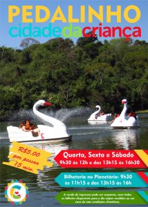 Pedalinho é poção de diversão para visitantes na Cidade da Criança