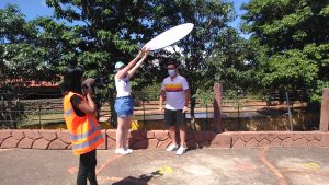 Cart grava material sobre a Cidade da Criança para programa de TV voltado ao turismo regional